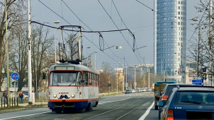 Olomoucké tramvaje i autobusy vyjely do ulic s knírem