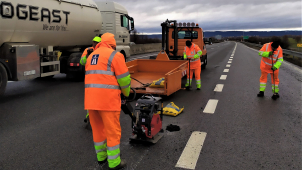 Ředitelství silnic a dálnic v kraji bojuje s výtluky i námrazou