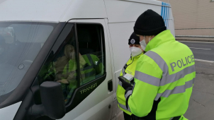 Policisté chystají časté a přísné kontroly i přes víkend