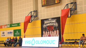 BK REDSTONE míchá sestavou