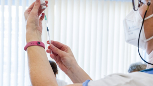 Mobilní tým na Jesenicku 17. listopadu naočkoval stovky lidí