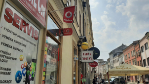 Provozovatelé podniků v centru si mohou sáhnout na peníze z města