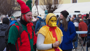 FOTO: Ve Velké Bystřici začal masopust se zabijačkou