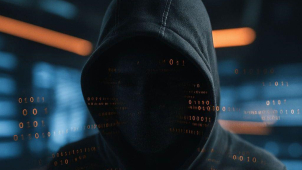 Seniorka přišla o 80 tisíc, muž naletěl kryptoexpertům