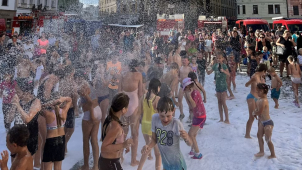 Soutěže, pěna i požární útok na Horním náměstí - dnes odpoledne