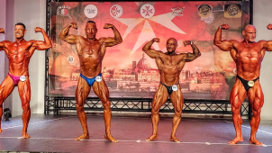 Kulturista Patrik Šerý obhájil zlato na Maltě