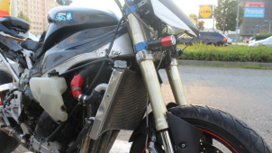 Na Velkomoravské se zranil motorkář