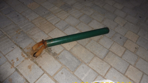 Řidič v Prostějově chtěl odnést kovový sloupek