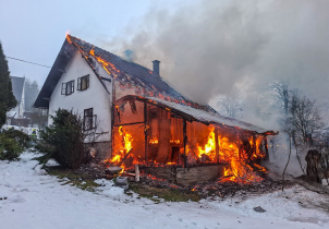Požár chaty v Podlesí způsobil škodu přes milion korun