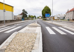 Peníze na plošné opravy silnic letos kraje od státu nedostanou
