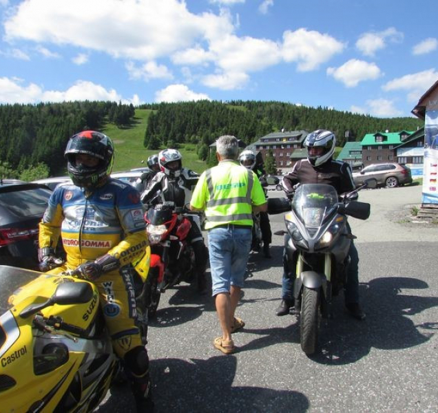 Policisté na Červenohorském sedle kontrolovali motorkáře