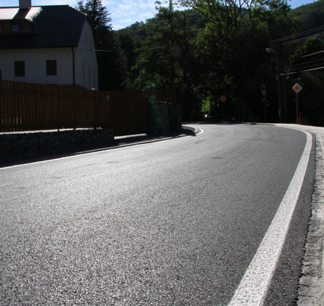 Řidiči v Hrubé Vodě jezdí po nové silnici