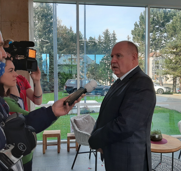 Hejtman Okleštěk měl pozitivní test na koronavirus