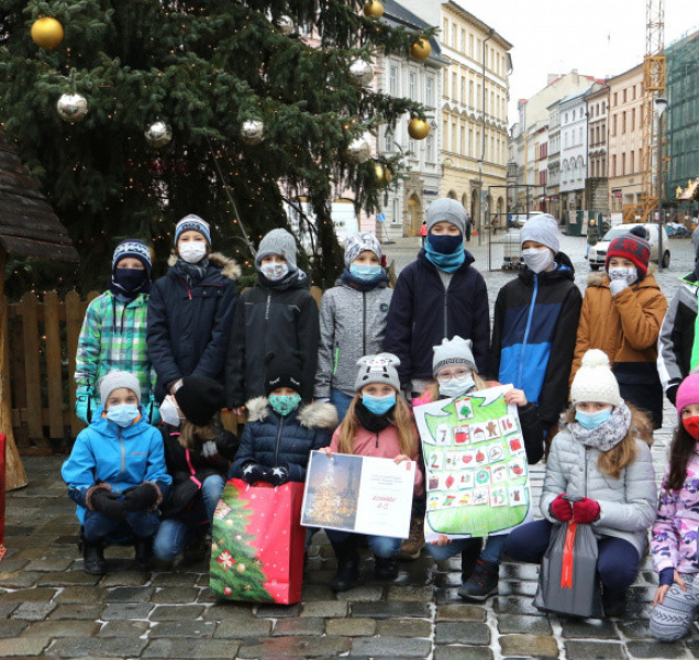 Magistrát ocenil děti, které vymyslely jméno vánočního stromu