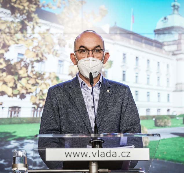 Pravidla se zpřísňují: restaurace, bary i kluby do osmi