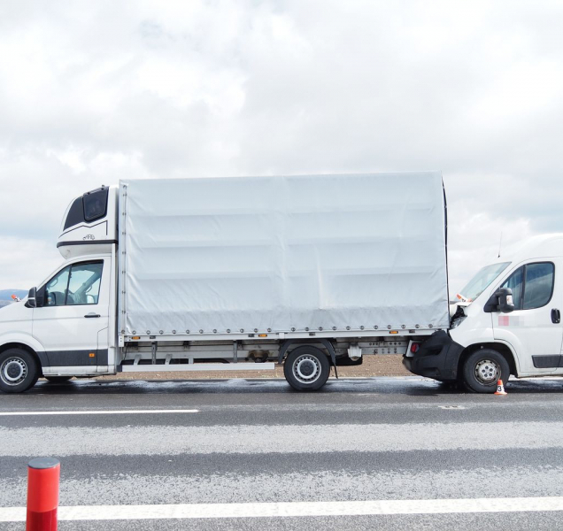 Mezi Mohelnicí a Libivou se srazilo pět náklaďáků