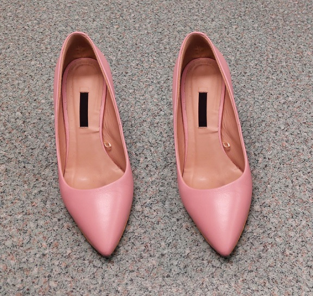 V podmínce ukradla dvě pravé boty, hrozí jí vězení