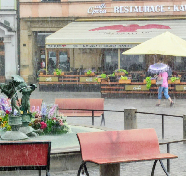 Meteorologové varují před bouřlivou nedělí v Olomouci