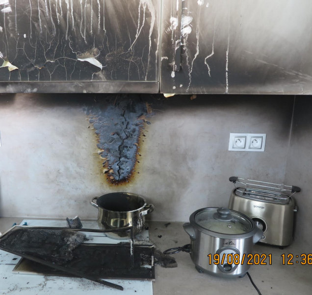 V bytě v ulici Na Letné hořela digestoř