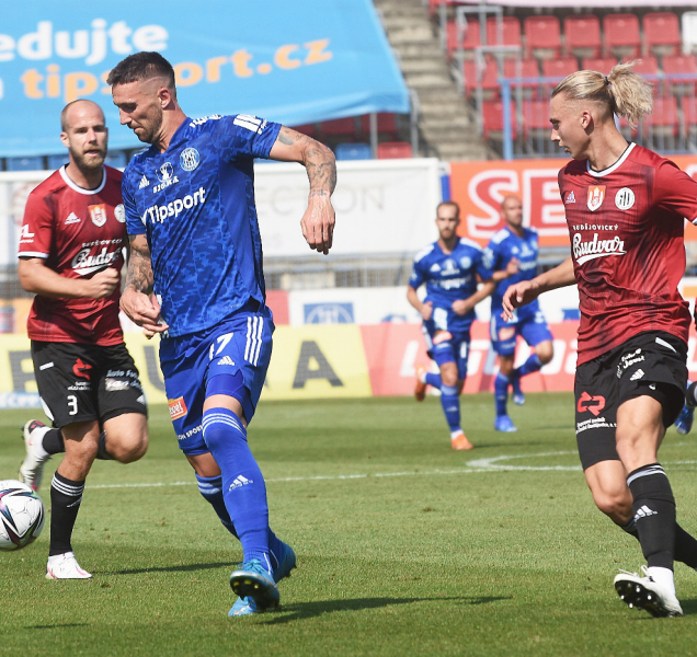 Fotbalové profisoutěže skončí sezónu dříve