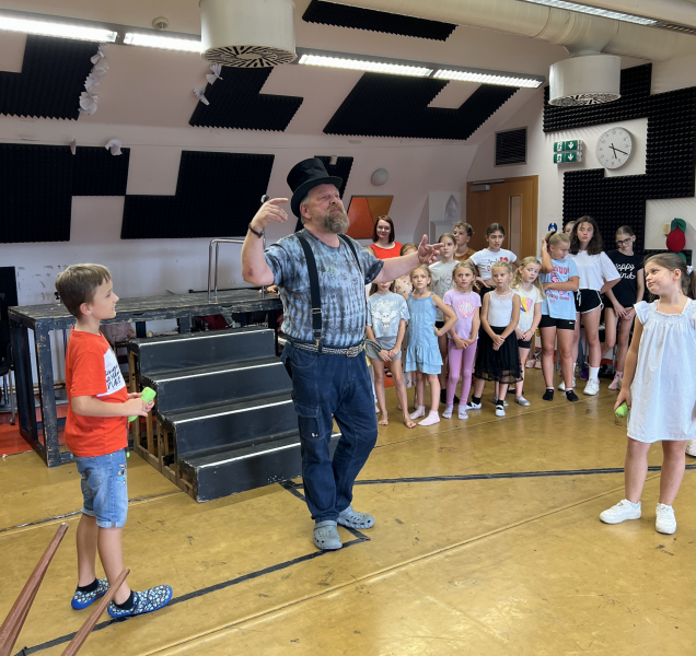 V Minioperách si vedle zpěváků zahrají a zatančí také děti