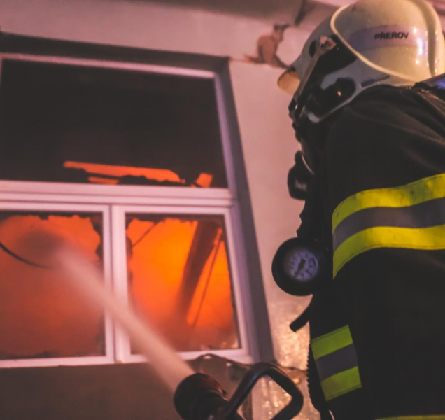 Dobrovolní hasiči a zdravotní a hasičští záchranáři dostanou dotaci