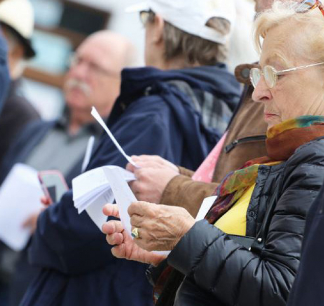 Čtením jmen vraceli Olomoučané oběti holokaustu do života