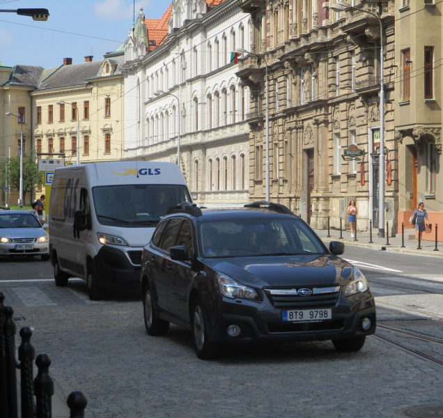 Náměstí Hrdinů otevřelo po rekonstrukci o týden dříve