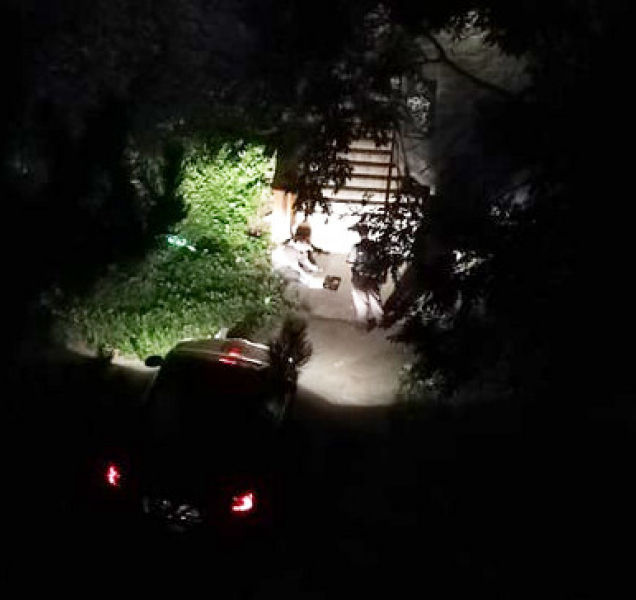 Na servírku zaútočil dlátem, zachránil ji přítel