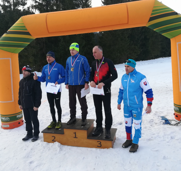 Cyklisté závodí a trénují i v zimě