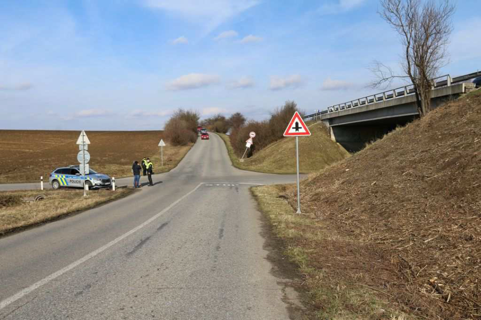 Policie prověřuje, kdo vyměnil dopravní značky. Následky mohly být tragické