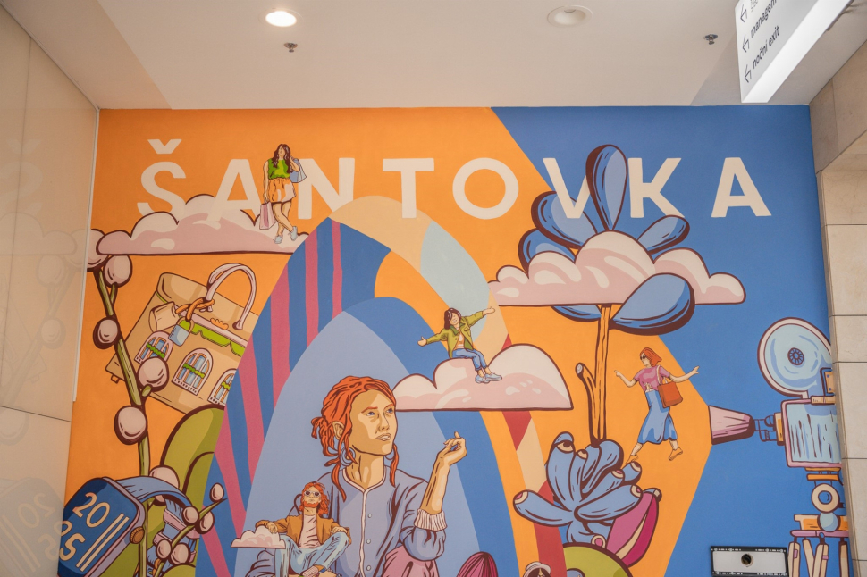 Francouzský umělec přináší barvy do ulic na tramvajích