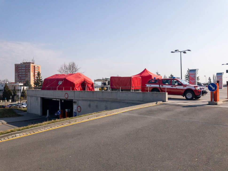 Fakultní nemocnice má dostatek personálu i díky dobrovolníkům